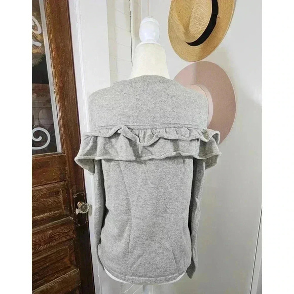 Saks 5th Ave Women's Size L Gray 100% Cashmere Cold Shoulder Ruffled Top - Picture 3 of 7
